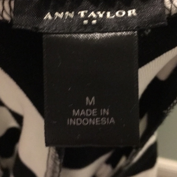 Like New Ann Taylor Show-Stopper Black-White Skirt - Picture 3 of 3